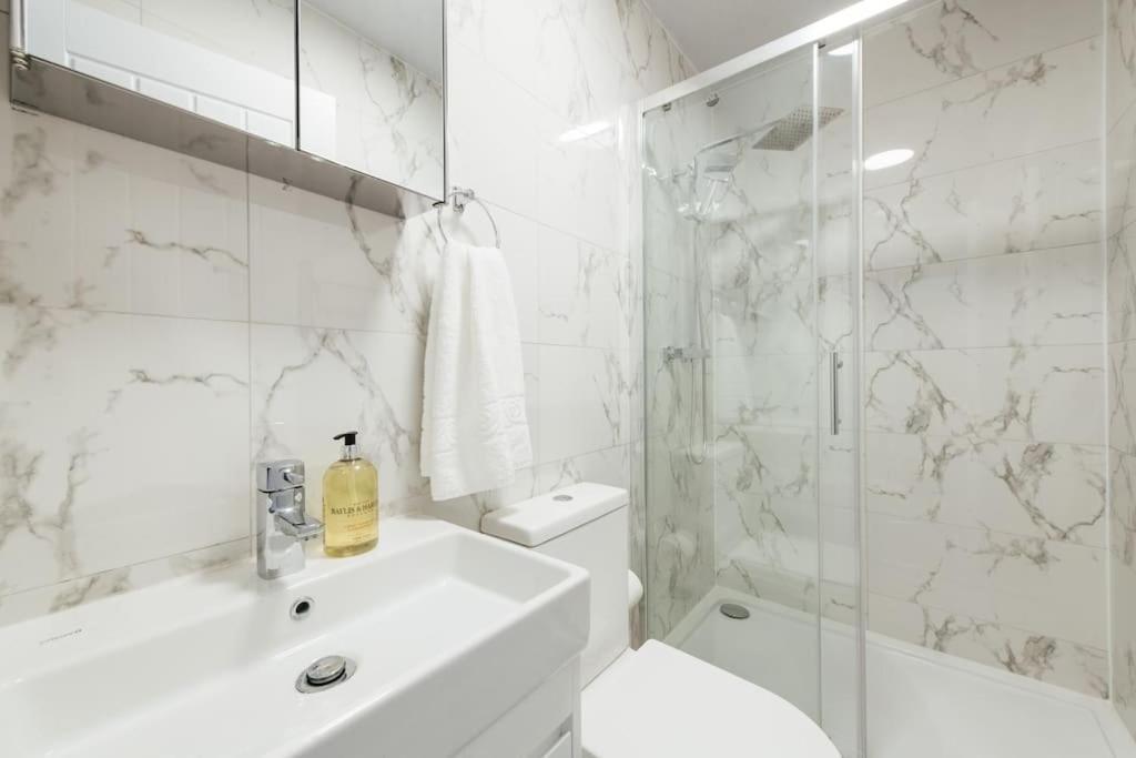 Stylish 2 Bedroom Flat In Ilford, London Exteriér fotografie